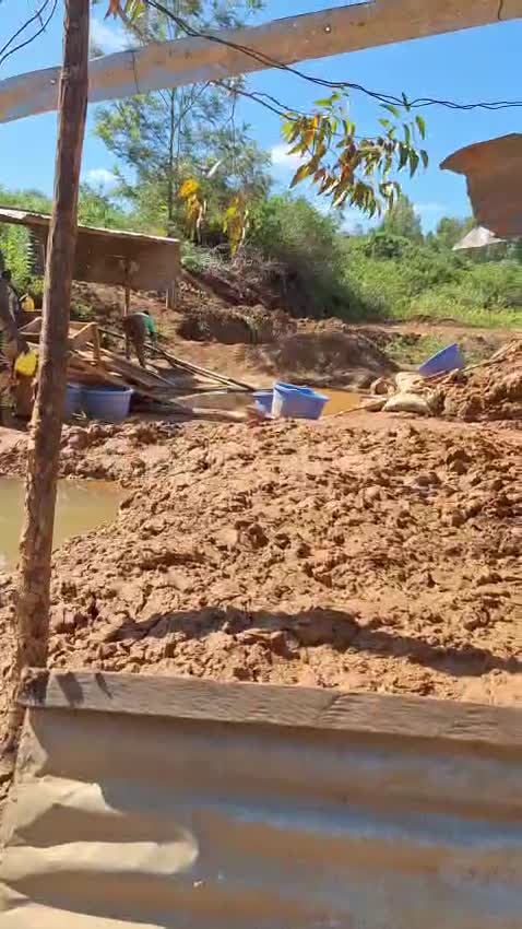 600 Bales of Clothes for LAFA Land in Kenya